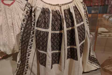 Ukrainian Museum Displays Traditional Embroidery, Textile